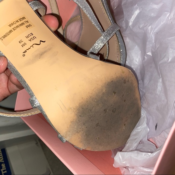 Silver Heels - Picture 8 of 8